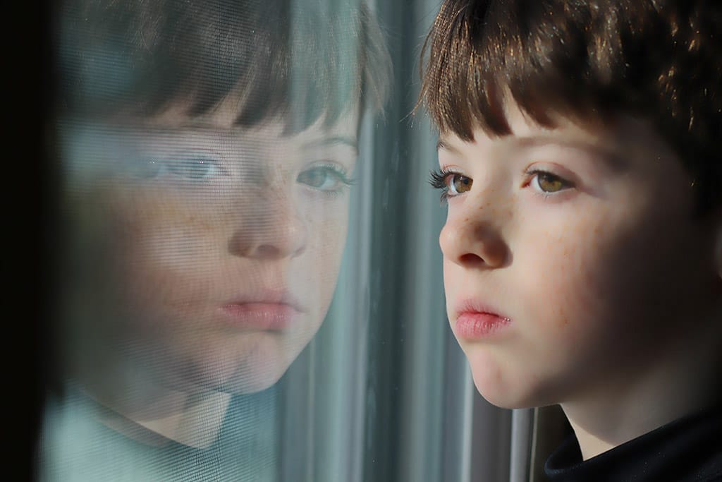 Por que você não deve comparar seu filho: entenda como isso pode minar a confiança dele